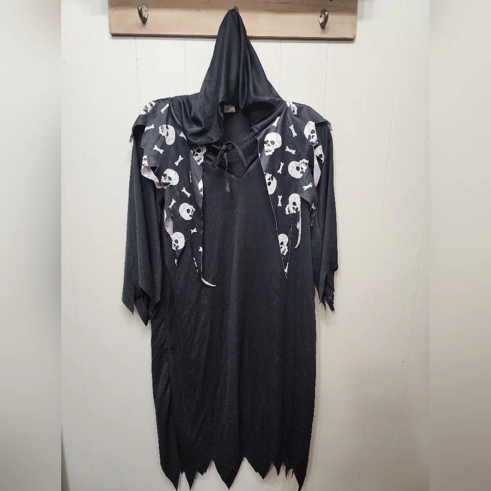 Witch Costume Medium Hooded Halloween Youth Black Skulls C17‎